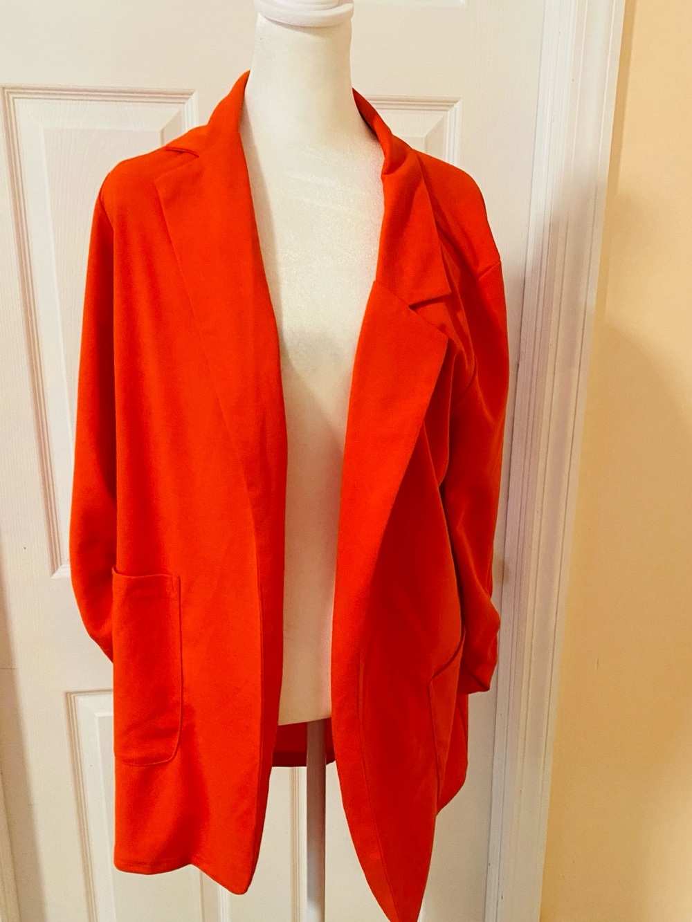 Love 83 size large open front blazer